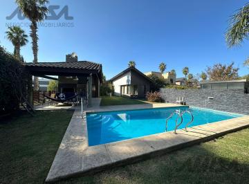Casa · 861m² · 4 Ambientes · Casa en Venta en San Marino - Funes Hills - 3 Dorm.
