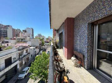 Departamento de 5 ambientes, Boedo · Amplio Piso 5 Amb de 136 m² con Balcón en Venta Para Actualizar - Boedo