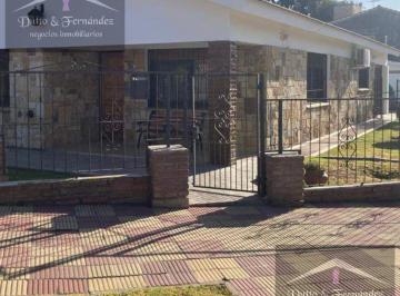 PH · 170m² · 4 Ambientes · 1 Cochera · Se Vende PH en Santa Rita Villa Carlos Paz