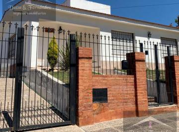 Casa · 100m² · 3 Ambientes · Se Vende Casa en Barrio La Quinta Cercanias Al Centro, Villa Carloz Paz.