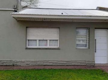 Casa · 90m² · 3 Ambientes · 1 Cochera · Chalet 2 Dorm. C/ Cochera en Barrio López de Gomara