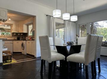 Casa · 234m² · 4 Ambientes · 2 Cocheras · Casa en Venta o Permuta con Jardín Quincho y Pileta en Country Las Lajas - General Rodriguez