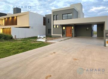 Casa · 158m² · 6 Ambientes · 2 Cocheras · Venta · Casa · Moderna · 3 Dorm. · Financiación · Piscina · Don Mateo