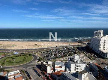 Foto1 · Apartamento en Alquiler de 3 Dorm. en Primera Linea de Playa Mansa, Punta del Este