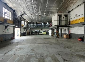 Bodega-Galpón · 851m² · Galpón en Venta Sobre Av Castro Barros