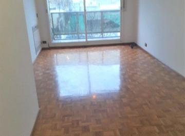 Departamento · 68m² · 4 Ambientes · Departamento de 4 Ambientes Al Frente con Balcón