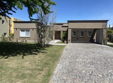 Casa · 220m² · 4 Ambientes · Venta Casa 3 Dorm. - La Reserva Cardales - Campana