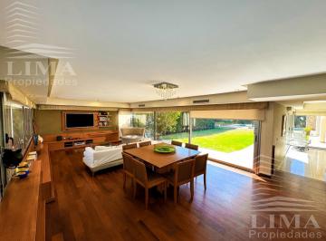 Casa · 465m² · 7 Ambientes · 3 Cocheras · Casa - Funes