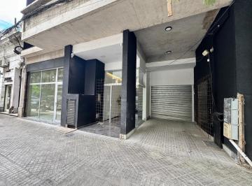 Local comercial · 45m² · 1 Cochera · Local Al Frente con Cochera - Centro