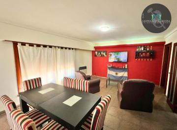 Casa · 100m² · 3 Ambientes · 1 Cochera · Venta de Casa 3 Amb. en Esquina - Super Luminosa