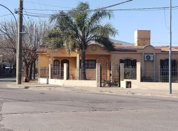 Casa de 6 ambientes, Córdoba · Casa 3 Dorm. Excelente Estado Barrio Los Robles