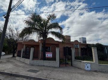 Casa de 6 ambientes, Córdoba · Casa 3 Dorm. Excelente Estado Barrio Los Robles Apta Crédito