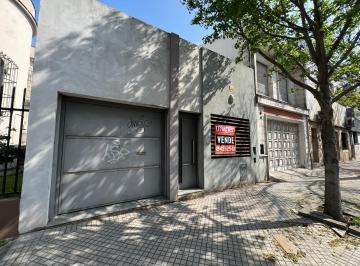 Casa de 4 ambientes, Rosario · Excelente Ubicación Rioja 2500 en Venta!