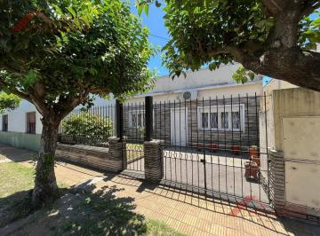 PH · 49m² · 2 Ambientes · PH Tipo Casa 2 Ambientes en Venta – Al Frente – Entrada Independiente – Sin Expensas