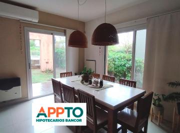 Casa de 8 ambientes, La Calera · Apto Crédito - Casa en Barrio Cerrado - La Estanzuela - 3 Dorm. - Pileta
