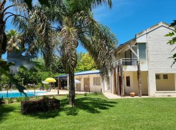 Casa · 280m² · 4 Ambientes · 2 Cocheras · Venta Casa 3 Dorm. con Amplio Parque - Roldan