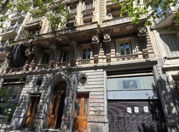 Oficina comercial · 750m² · 6 Ambientes · Un Piso y Medio en Palacio Ortiz Basualdo, 750 m²