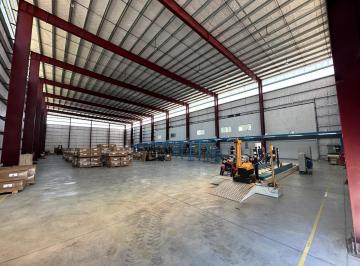 Bodega-Galpón · 1740m² · 8 Ambientes · 6 Cocheras · Galpón en Alquiler, Parque Industrial con Oficinas 1740 m²