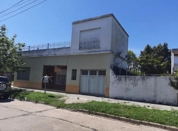 Casa · 170m² · 3 Dormitorios · 2 Cocheras