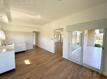 Casa · 185m² · 3 Ambientes · 4 Cocheras · Venta Casa - Barrio Privado La Retama, Manzanares (Apto Crédito/acepta Permuta)