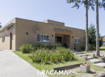 Casa · 160m² · 5 Ambientes · Casa en Venta Brickland - Canning