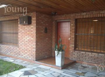 Casa · 204m² · 6 Ambientes · 1 Cochera · Casa Venta Bernal