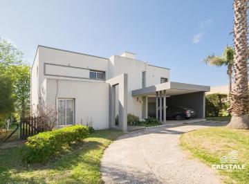 Casa · 270m² · 6 Ambientes · 1 Cochera · Venta Casa 4 Dorm. Miraflores Funes