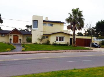 Casa · 436m² · 8 Ambientes · 3 Cocheras · Casa - Punta del Este