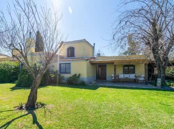 Casa · 185m² · 5 Ambientes · 2 Cocheras · Casa en Venta en Chacras del Ocho