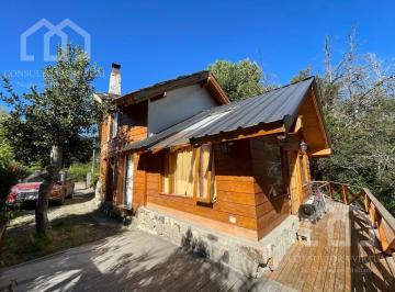 Casa · 189m² · 8 Ambientes · 1 Cochera · Casa en Venta Oportunidad en Barrio Epulafquen