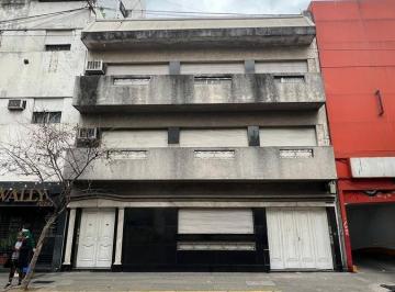 Local comercial · 150m² · 4 Dormitorios · 1 Cochera · Amplio Local a Reciclar en Zona Centro