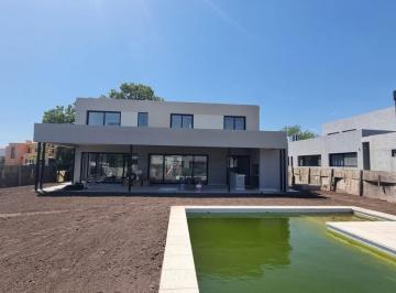 Casa · 245m² · 6 Ambientes · 2 Cocheras · Espectacular Casa en Pilara La Calesa | Vco Propiedades