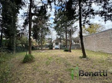 Quinta vacacional · 37m² · 2 Ambientes · 5 Cocheras · Quinta de 18 X 39 en Venta Zona Oeste
