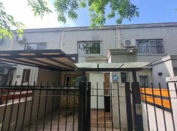 Casa de 4 ambientes, Hurlingham · Hermoso Duplex 4 Amb. en Excelente Zona