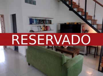 Casa · 210m² · 4 Ambientes · 2 Cocheras · Venta | Casa 4 Ambientes | Pileta y Quincho