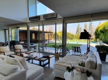 Casa · 330m² · 9 Ambientes · 2 Cocheras · Alquiler Verano en Santa Barbara