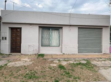 Casa · 260m² · 5 Ambientes · 1 Cochera · Casa en Venta - Banfield