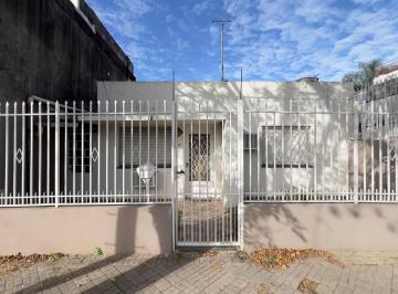Casa de 4 ambientes, Rosario · Casa en Serrano y Av del Rosario. 2 Dorm.