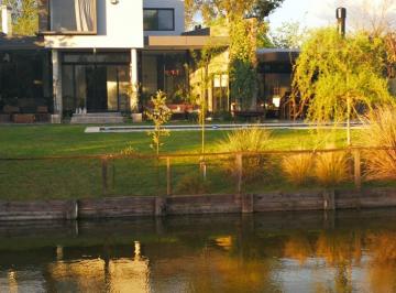 Casa de 5 ambientes, Tigre · Casa con Diseño Unico! a La Laguna Chica. Son 272 m² Cubiertos