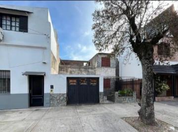 PH · 160m² · 5 Ambientes · 1 Cochera · PH en Venta - a Reciclar - Monte Castro