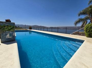 Casa · 390m² · 6 Ambientes · 3 Cocheras · Casa con Costa Al Lago
