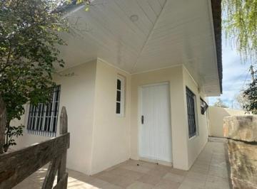 Casa · 140m² · 3 Ambientes · 2 Cocheras · Chalet 3 Amb con Dep. Quincho y Garage