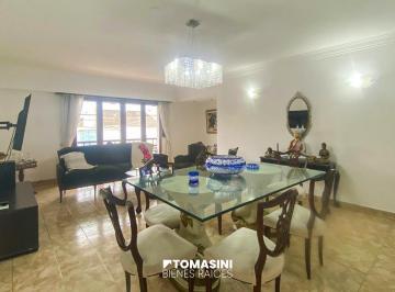 PH · 140m² · 4 Ambientes · PH de 4 Ambientes Al Frente con Balcon