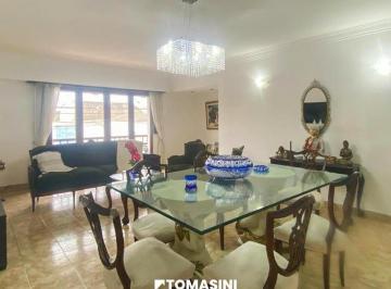 PH · 140m² · 4 Ambientes · PH de 4 Ambientes Al Frente con Balcon
