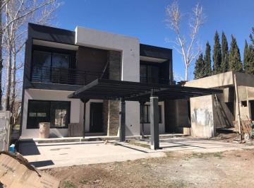 Casa de 3 ambientes, Maipú · Venta Dúplex de Categoría en Club de Campo - Maipú