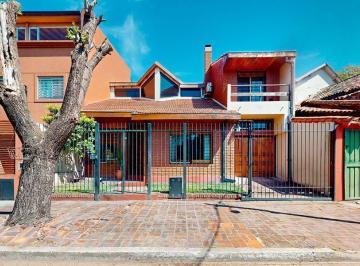 Casa · 221m² · 5 Ambientes · Casa en Venta: Calle Pluschow - Ciudad Jardin