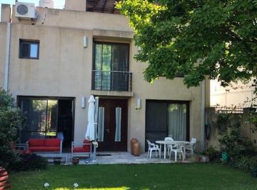 Casa · 330m² · 7 Ambientes · Casa Muy Canchera en Venta, Vale La Pena Visitar!