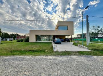 Casa de 3 ambientes, La Plata · Venta | Casa | 2 Dorm.