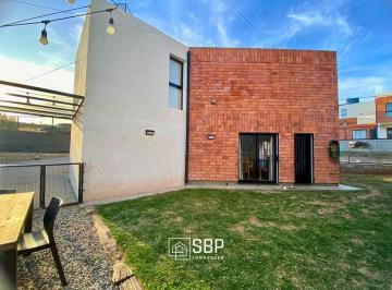 Casa de 4 ambientes, La Calera · Apto Credito - Vendo Duplex de 2 Dorm. en Housing