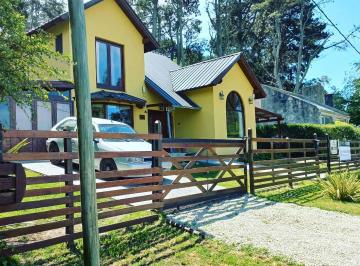 Casa de 5 ambientes, Mar del Plata · Casa Grande con Vistas Al Campo, Gas Natural y Piscina.
